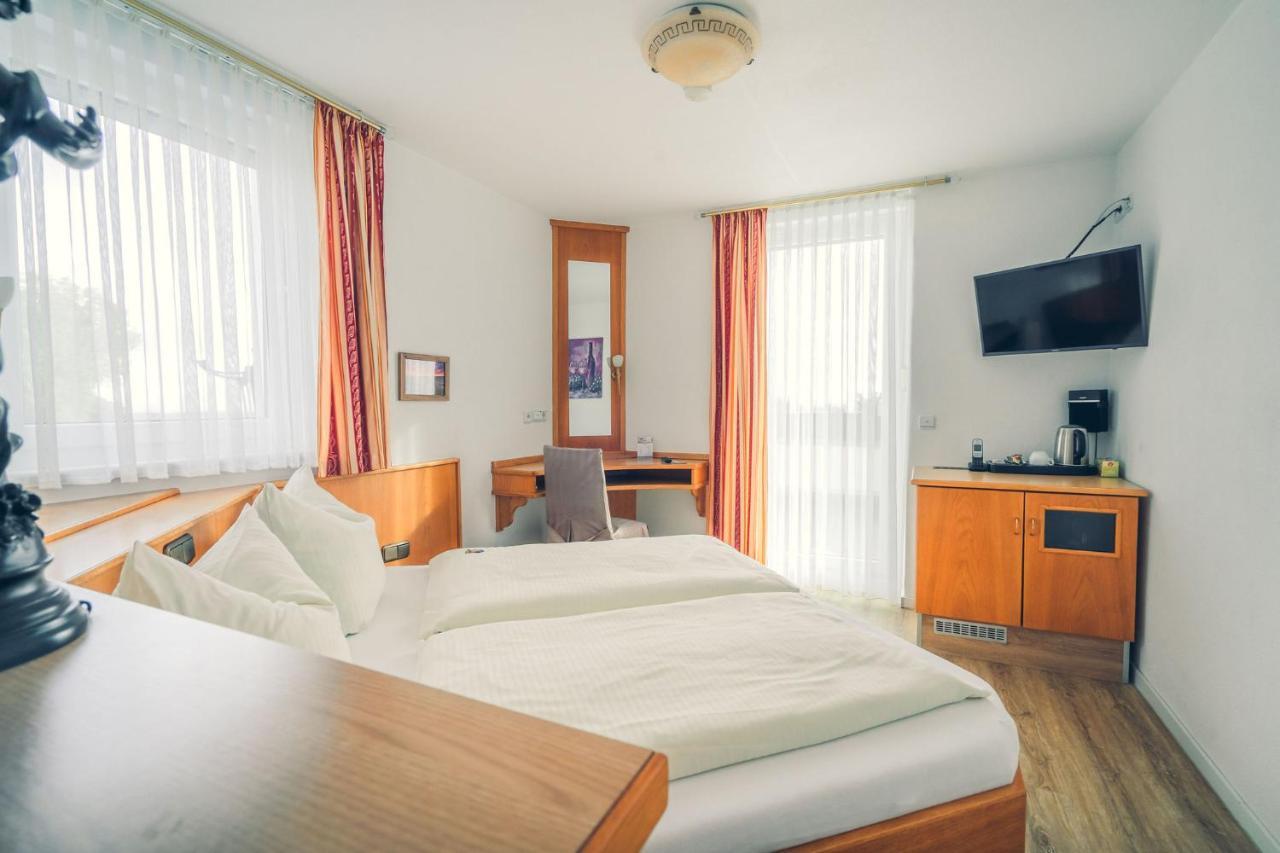 Hotel Kalenborner Hoehe Екстер'єр фото
